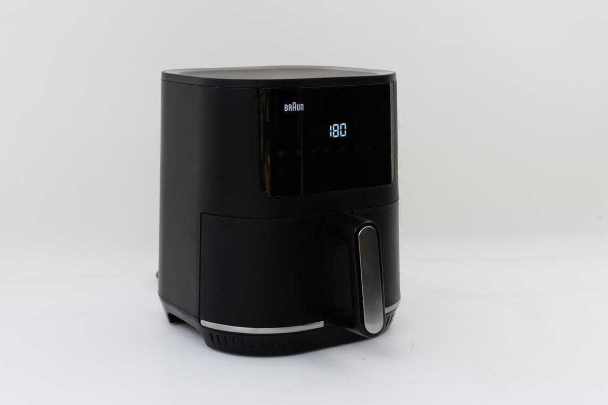 Braun MultiFry 3 HF3030IBK, Friteuse à Air avec Capacité de 4.3L, Contrôle de Température Numérique de 80-200°, Technologie RealAir, 8 Programmes Préréglés, Contrôle Tactile, 1500W, Noir Mat