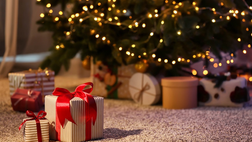 Christmas presents width