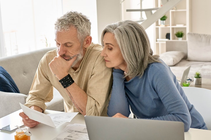 Couple electricity bill width