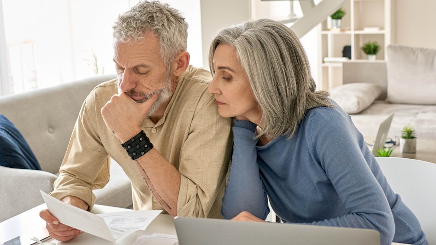 Couple electricity bill width