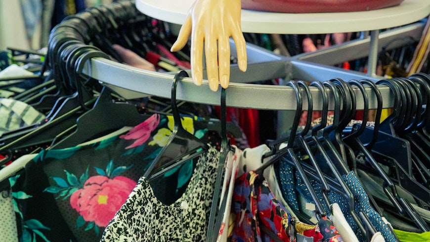 Thrift flipping width