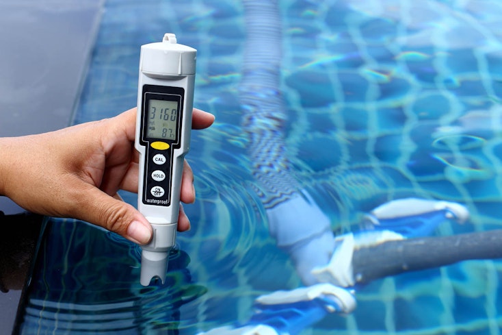 Spa pool treatment width