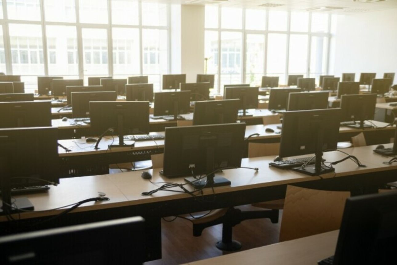 Consumer nz website promo image students use microsoft computers during a university lecture width