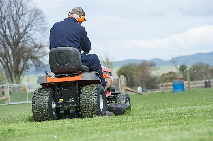Ride on mowers buying guide width