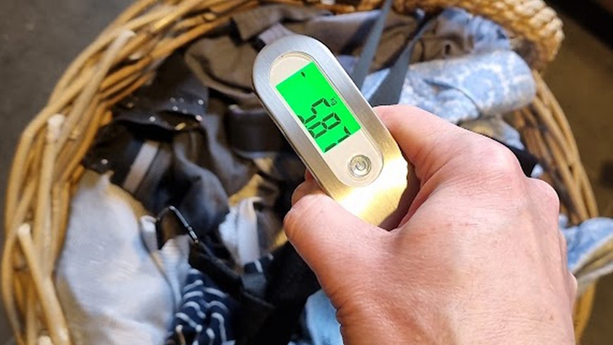 Image of a luggage scale