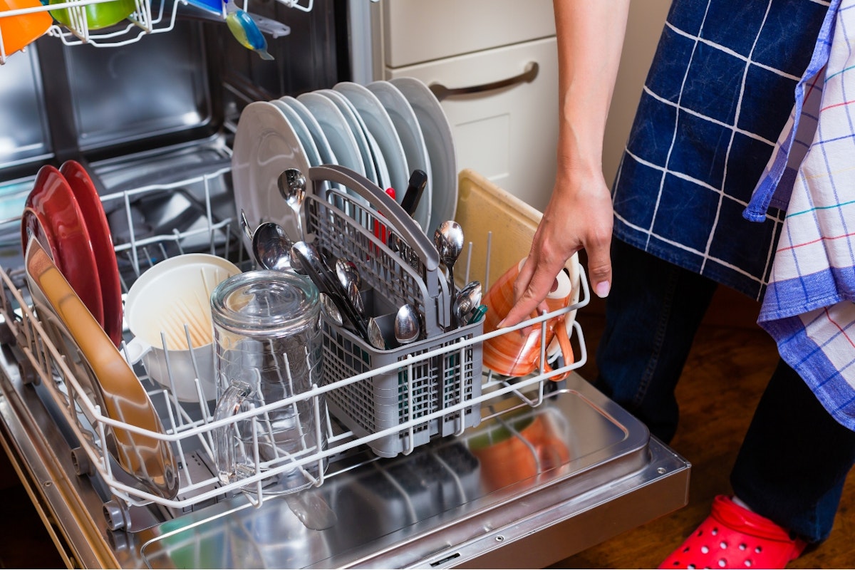 10 items that should never go in your dishwasher