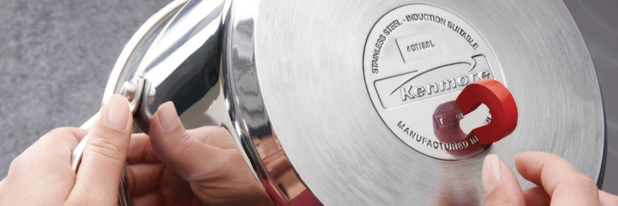 Induction pan with magnet.