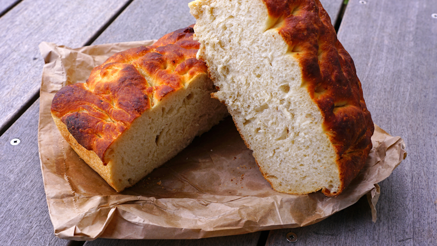 Fresh sourdough potato Māori bread (rēwena)