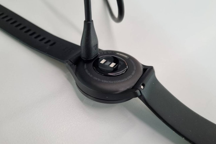 Image of Garmin smartwatch charging port