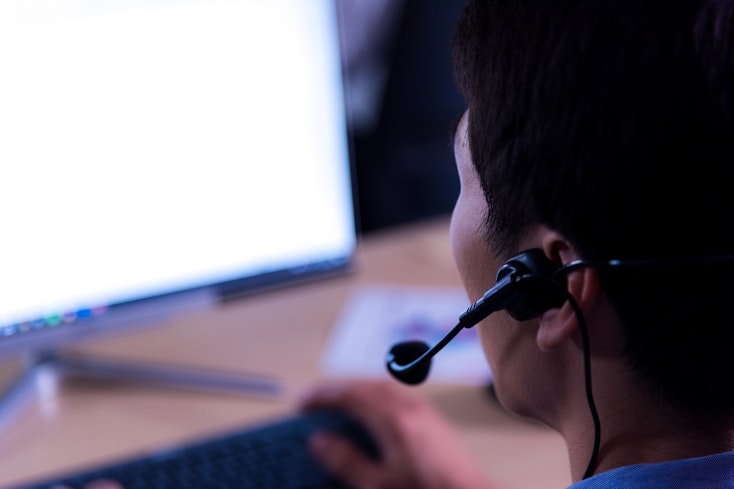 Image of a call centre person