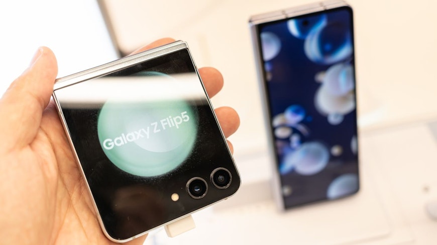 Image of Samsung's flip and foldable phone