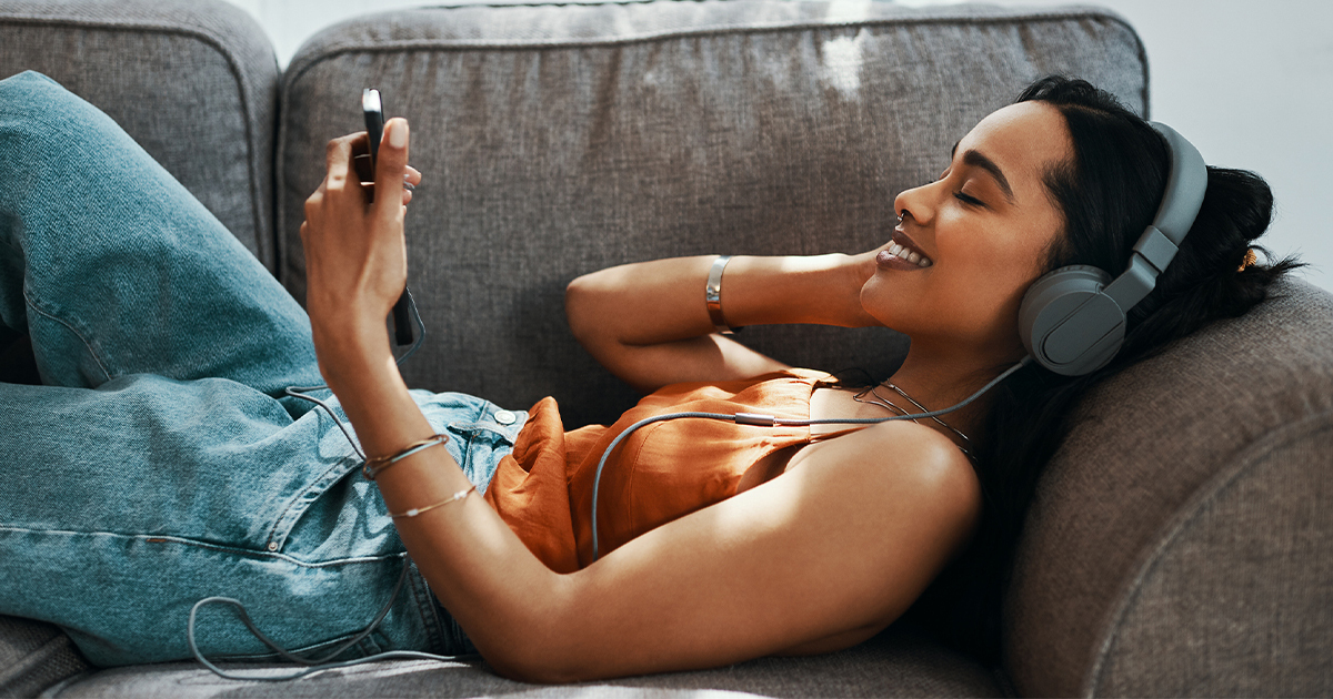 Headphones plp social