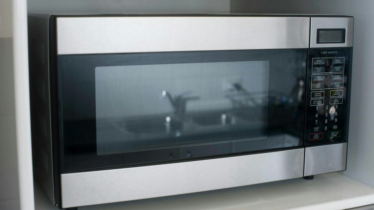 Why we love flatbed microwaves, and which are the best and worst?