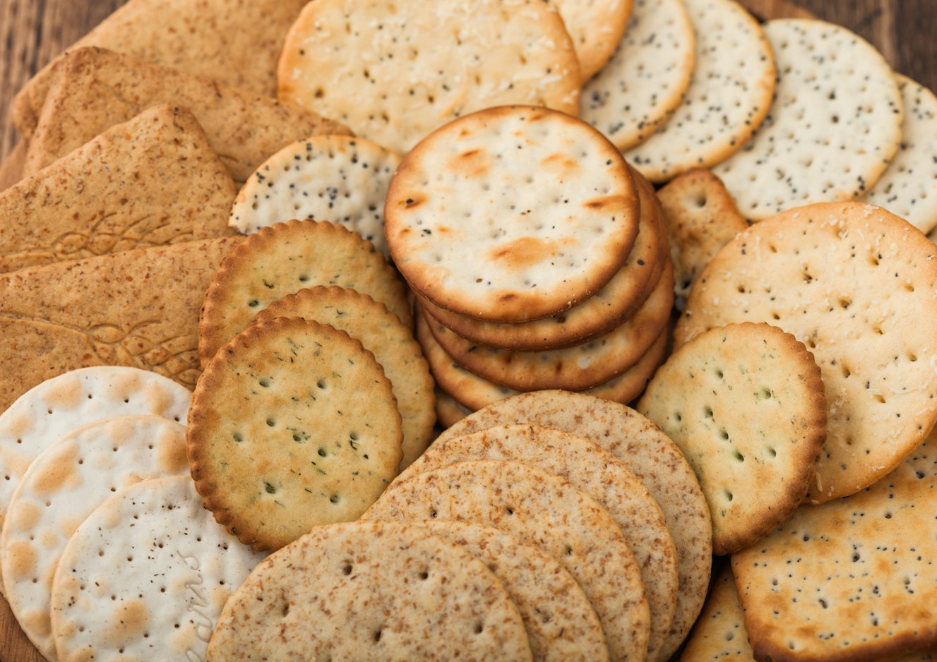 How to know if the crackers you’re buying are actually healthy